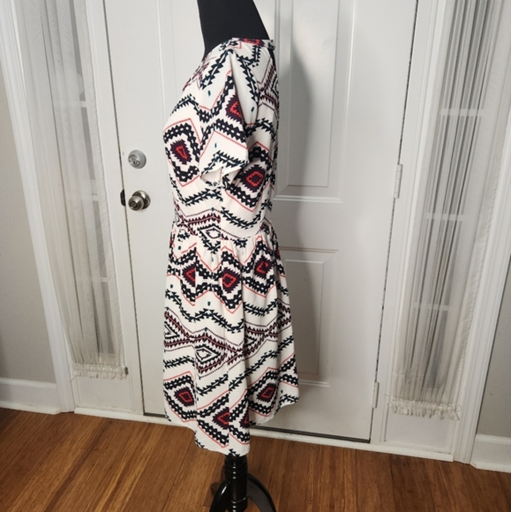 Doe & Rae Aztec Design Dress Size Medium - Picture 2 of 8
